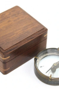 Ahşap Kutulu Pirinç Pusula Model 13