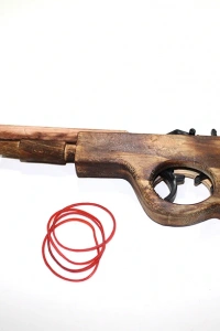 Ahşap Lastik Atan Tabanca
