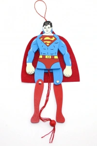 Ahşap Sallanan Süperman Figürü