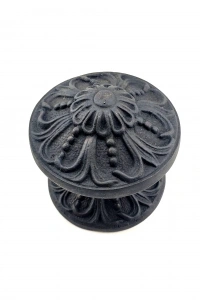 Antika Tarz Dekoratif Pirinç Çiçekli Kapı Tokmağı - 80 mm Çap, Oksit