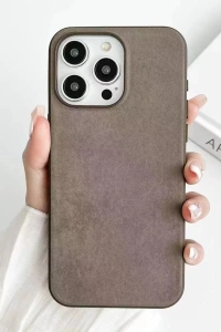Apple iPhone 15 Pro Kılıf Karen Magsafe Kapak - Kahverengi