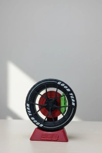 Araba Tutkunlarına Özel Jant Tasarımlı Ofis Masa Dekoru