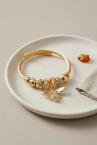 Arı Model Charmlı Bileklik