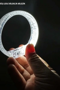 Beyaz-Gümüş Led Işıklı Baskı Yapılabilen Pilli Bileklik Bilezik