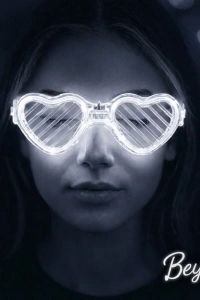 Beyaz LED Işıklı Kalp Gözlük – 3 Modlu