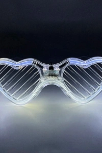 Beyaz LED Işıklı Kalp Gözlük – 3 Modlu