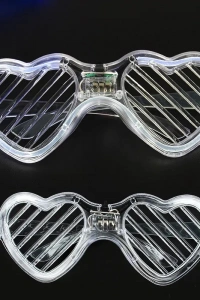 Beyaz LED Işıklı Kalp Gözlük – 3 Modlu