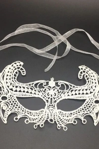 Beyaz Renk Dantel Kesim Balo Maskesi