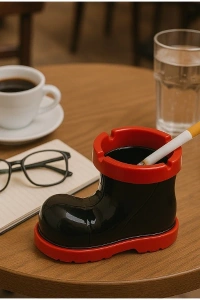 Bot Tasarımlı Kokusuz Küllük