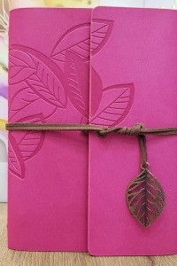 Büyük Boy Yaprak Desenli Pembe Deri Not Defteri