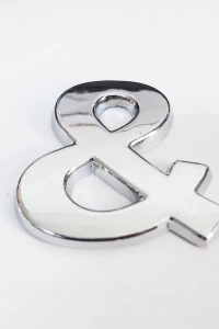 Cemax & İşareti 3,75 cm Krom Yapışkanlı