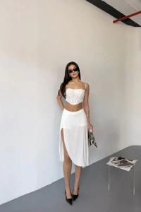 Cepli Şortlu Yırtmaçlı Etek - Beyaz