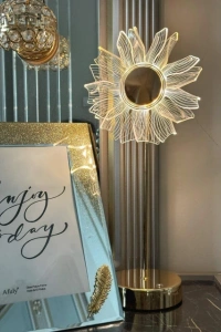 Çiçek Tasarımlı LED Masa Lambası