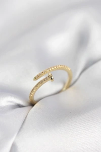 Çivi Model Zirkon Taşlı Gold Renk Kadın Yüzük