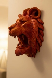 Dekoratif Asılabilir Aslan Başı 3D Duvar Heykeli Gold Red 20x21 cm