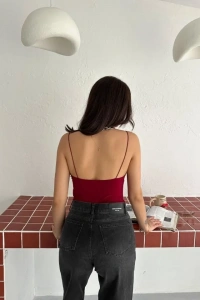 Derin Dekolte Askılı Body Sırt Dekolteli Şık Kolsuz Yazlık Bodysuit - Kırmızı