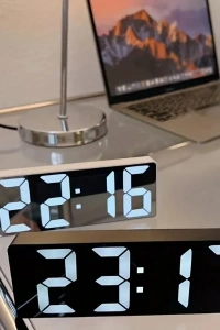 Dijital Sese Duyarlı Alarmlı Masa Saati