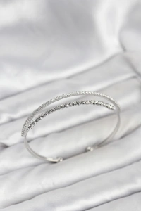 Dorika Model Pirinç Gümüş Renk Kadın Bileklik