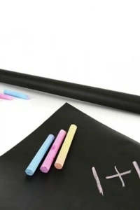 Duvara Yapışan Kara Tahta