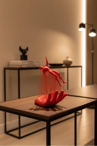 EL İNSAN FİGÜRÜ KIRMIZI