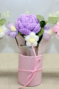 El Örgüsü Saksıda Gül Buketi