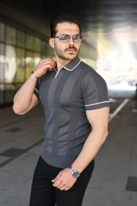 Erkek Dokulu Desen Yakalı Kısa Kollu Tişört