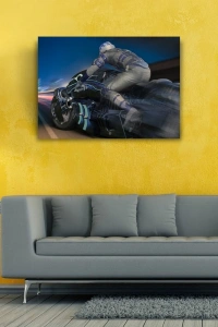 Futuristik Motosiklet ve Sürücüsü Kanvas Tablo 50 x 70