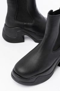 FZ-2400 Siyah Yüksek Tabanlı Lastikli Günlük Kadın Bot