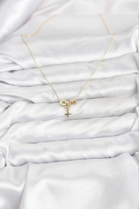 Gold Renk Pirinç Minimal Charmlı Kadın Kolye