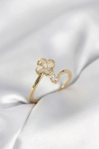 Gold Renk Zirkon Taşlı Yonca Model Kadın Yüzük