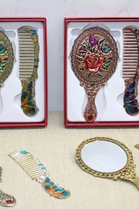 Gül Tasarımı Ayna Ve Tarak Seti Küçük Boy
