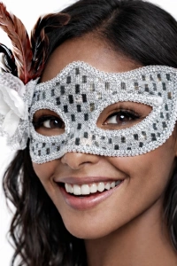 Gümüş Renk Tüylü Balo Maskesi