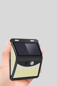 Güneş Enerjili Sensörlü Dış Mekan Duvar Lambası – 3 Modlu, 2200mAh Pil, 120° Algılama