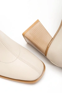 HC-2700 Bej Topuklu Fermuarlı Kadın Bot