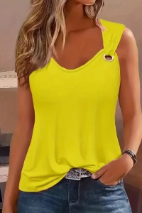 Kadın Askılı V Yaka Kuş Gözü Detaylı Viskon Bluz