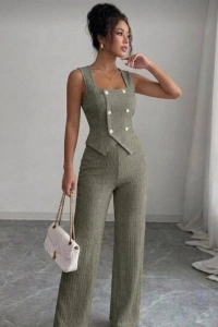 Kadın Düğmeli Bürümcük Kumaş Takım