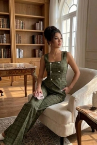 Kadın Düğmeli Bürümcük Kumaş Takım