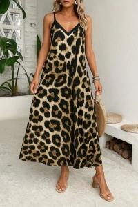 Kadın Ip Askılı Geniş V Yakalı Leopar Desenli Süprem Elbise