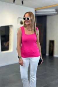 Kadın Kare Yaka Kalın Askılı Beyaz Triko Bluz