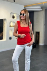 Kadın Kare Yaka Kalın Askılı Beyaz Triko Bluz