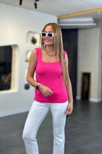 Kadın Kare Yaka Kalın Askılı Beyaz Triko Bluz