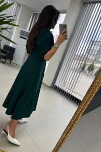 Kadın Kısa Kollu Bisiklet Yaka Fiyonk Broşlu Midi Janjan Krep Elbise