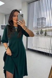 Kadın Kısa Kollu Bisiklet Yaka Fiyonk Broşlu Midi Janjan Krep Elbise