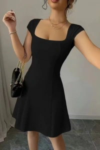 Kadın Kısa Kollu Kare Yakalı Kısa Ithal Krep Elbise