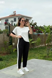 Kadın Kısa Kollu Modal Dokulu Kumaş Yanı şeritli Takım