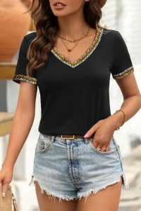 Kadın Kısa Kollu V şerit Etnik Desen Yakalı Viskon Bluz