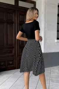 Kadın Kısa Kollu V Yakalı üst Viskon Alt Puantiyeli Kısa örme Krep Elbise