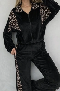 Kadın Uzun Kollu önden Fermuarlı Leopar Detaylı Kadife Bluz Ve Pantolon Ikili Takım