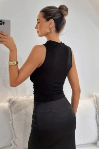 Kadın Yarı Balıkcı Yaka Iç Kısmı Dantel Dış Kısmı Sandy Bluz