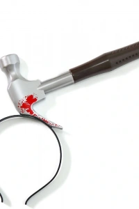 Kafaya Saplanmış Kahverengi Saplı Çekiç Şaka Tacı